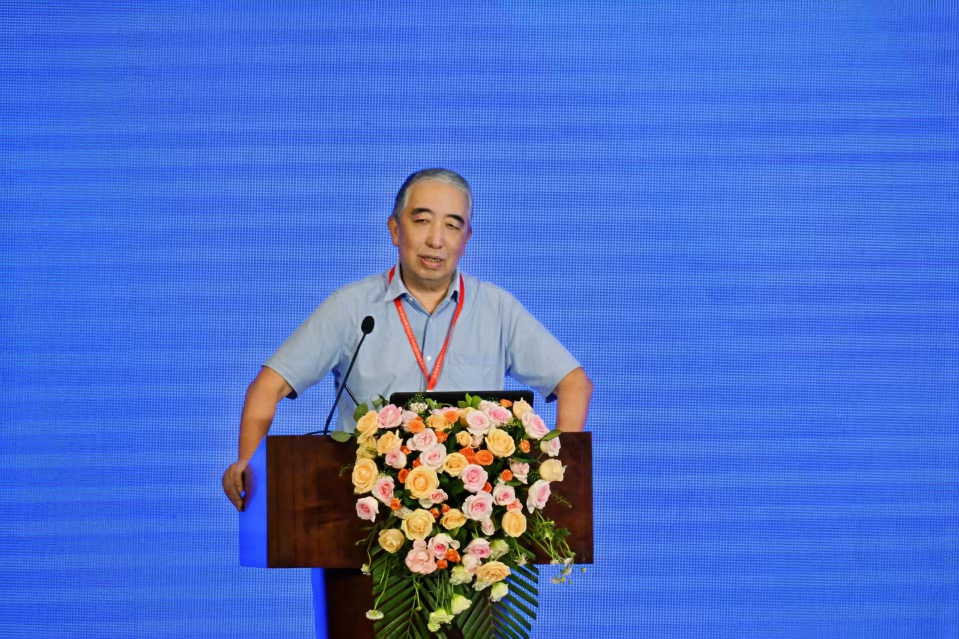 中国设备管理协会会长、国务院国资委机械工业经济管理研究院党委书记兼院长徐东华致辞